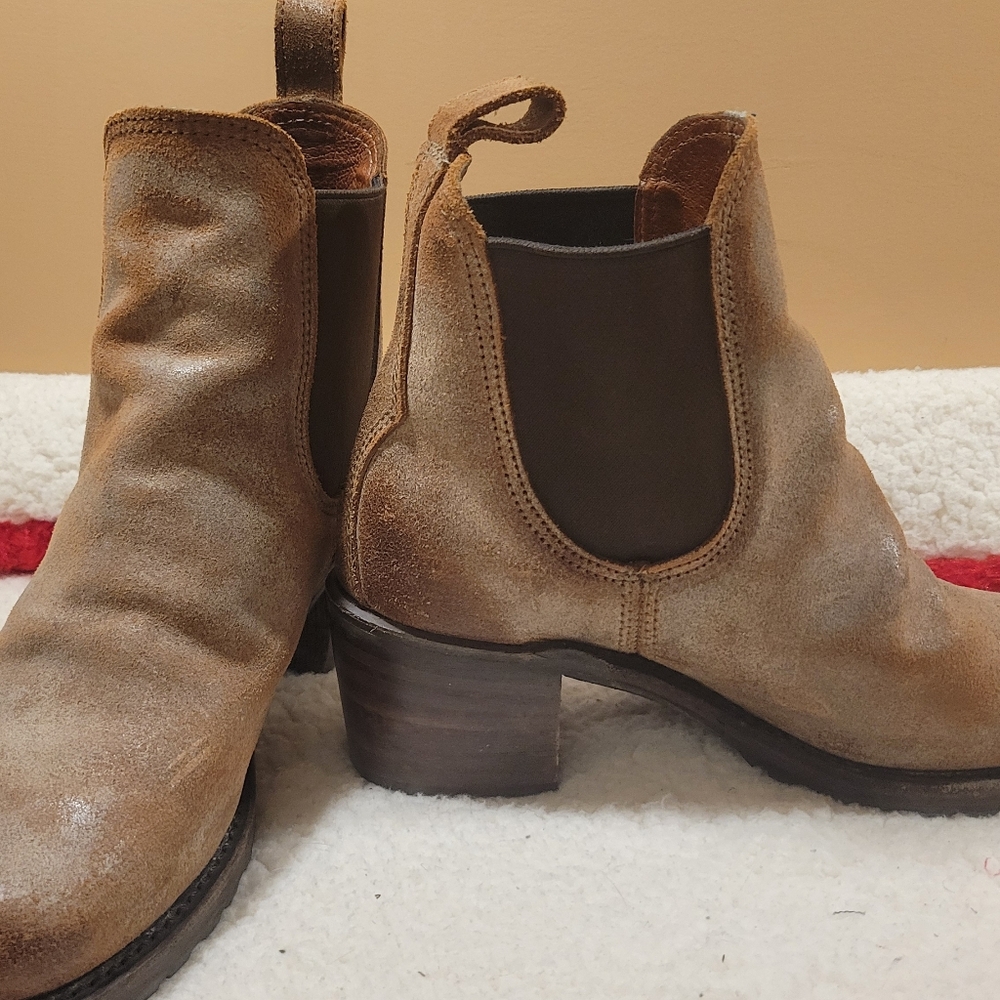 Frye bootie
